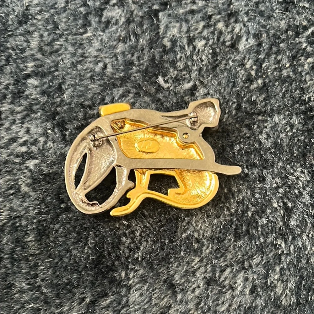 Elegant Gold and Silver Cat Brooch